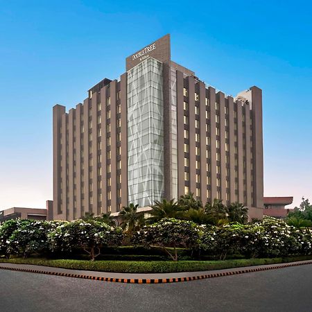 Doubletree By Hilton Gurugram Baani Square Hotel Gurgaon Eksteriør billede