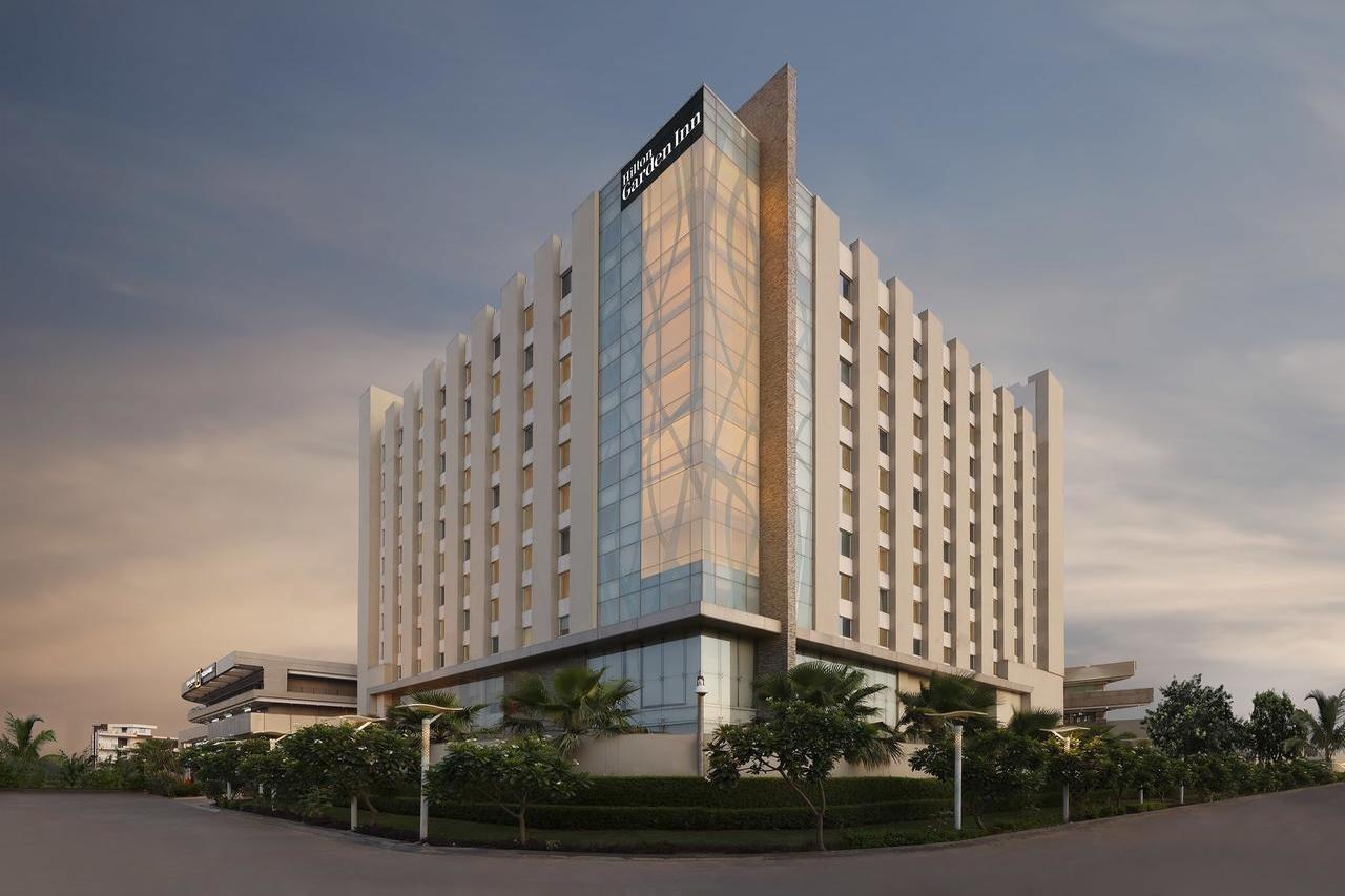 Doubletree By Hilton Gurugram Baani Square Hotel Gurgaon Eksteriør billede