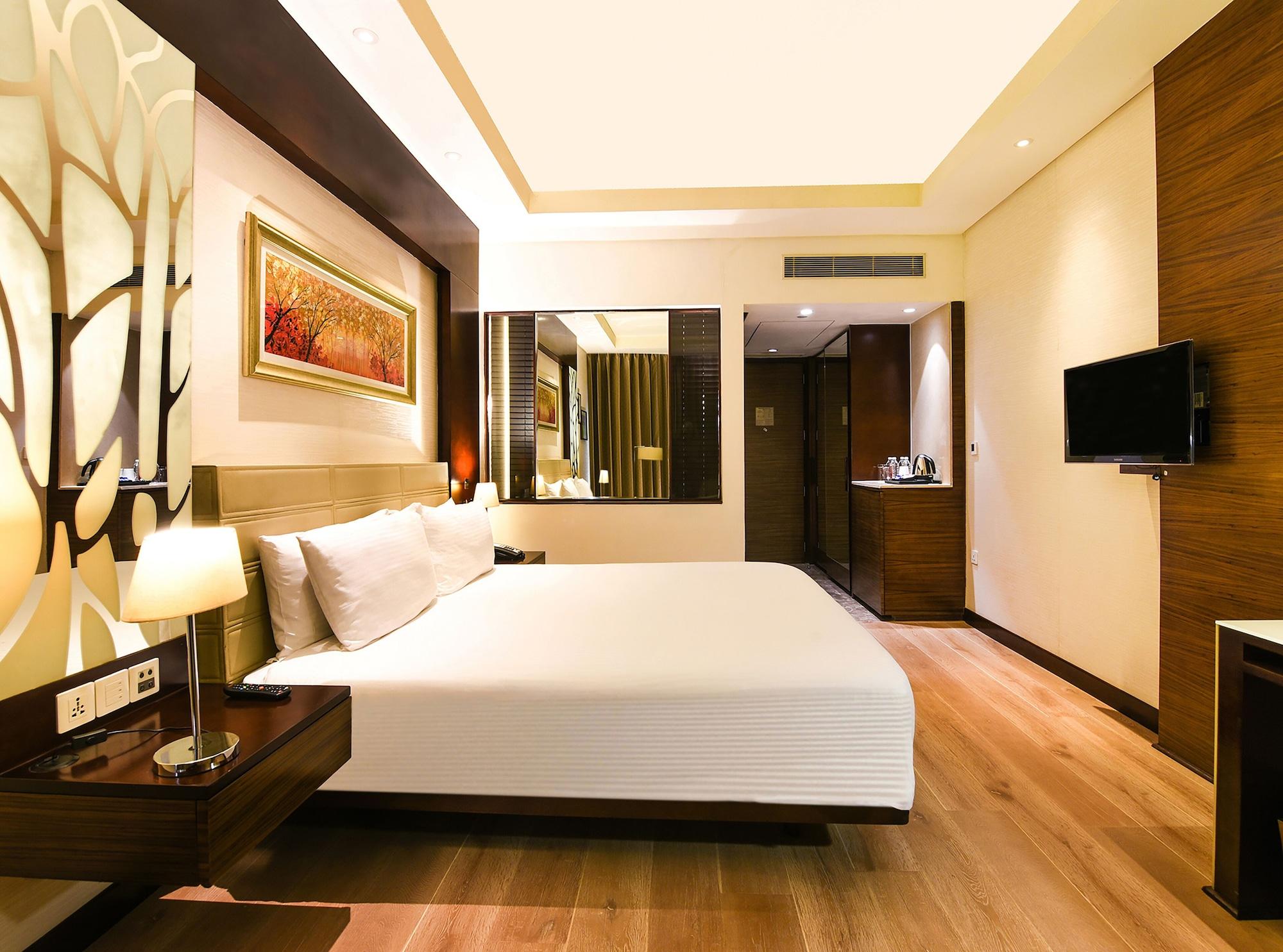 Doubletree By Hilton Gurugram Baani Square Hotel Gurgaon Eksteriør billede