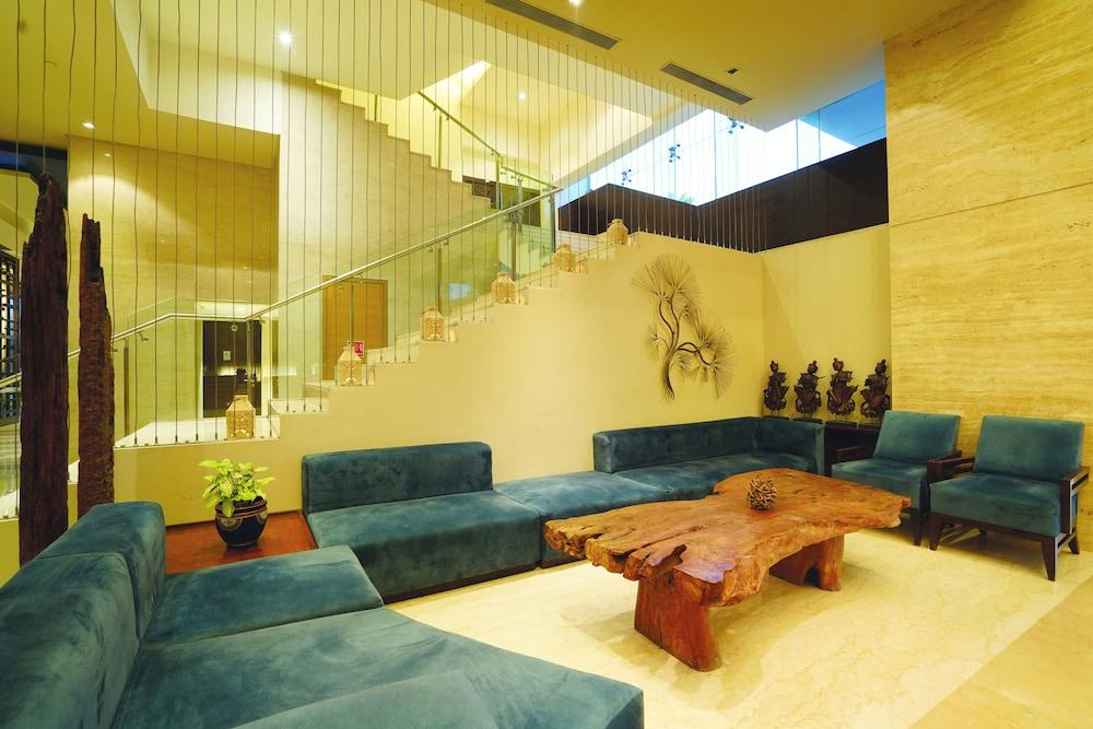 Doubletree By Hilton Gurugram Baani Square Hotel Gurgaon Eksteriør billede