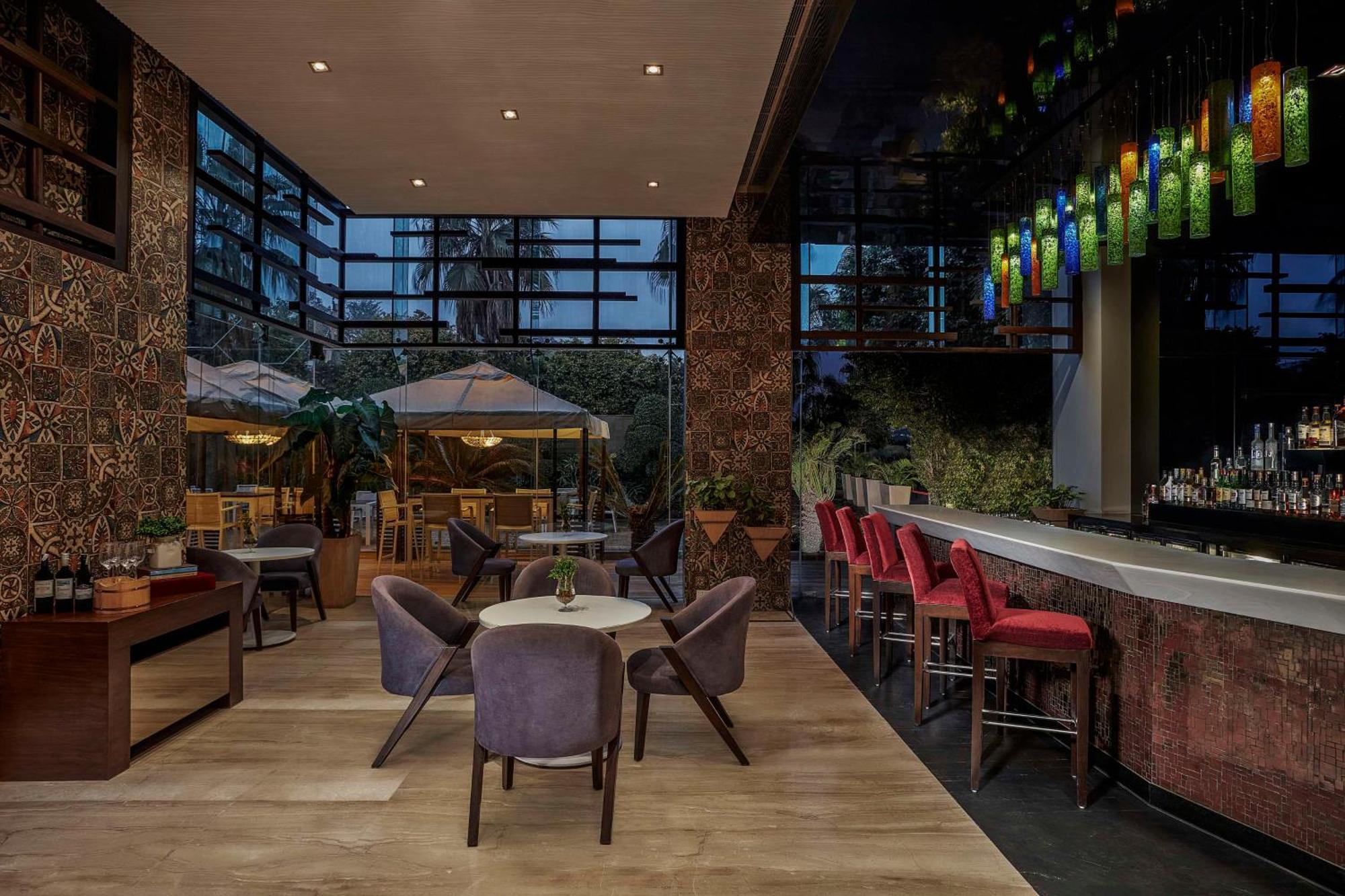 Doubletree By Hilton Gurugram Baani Square Hotel Gurgaon Eksteriør billede